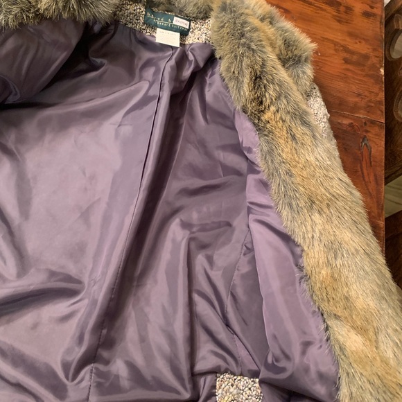 - 💕Harvé Benard vintage wool and fur women's coat 🧶🐑 - Picture 7 of 11